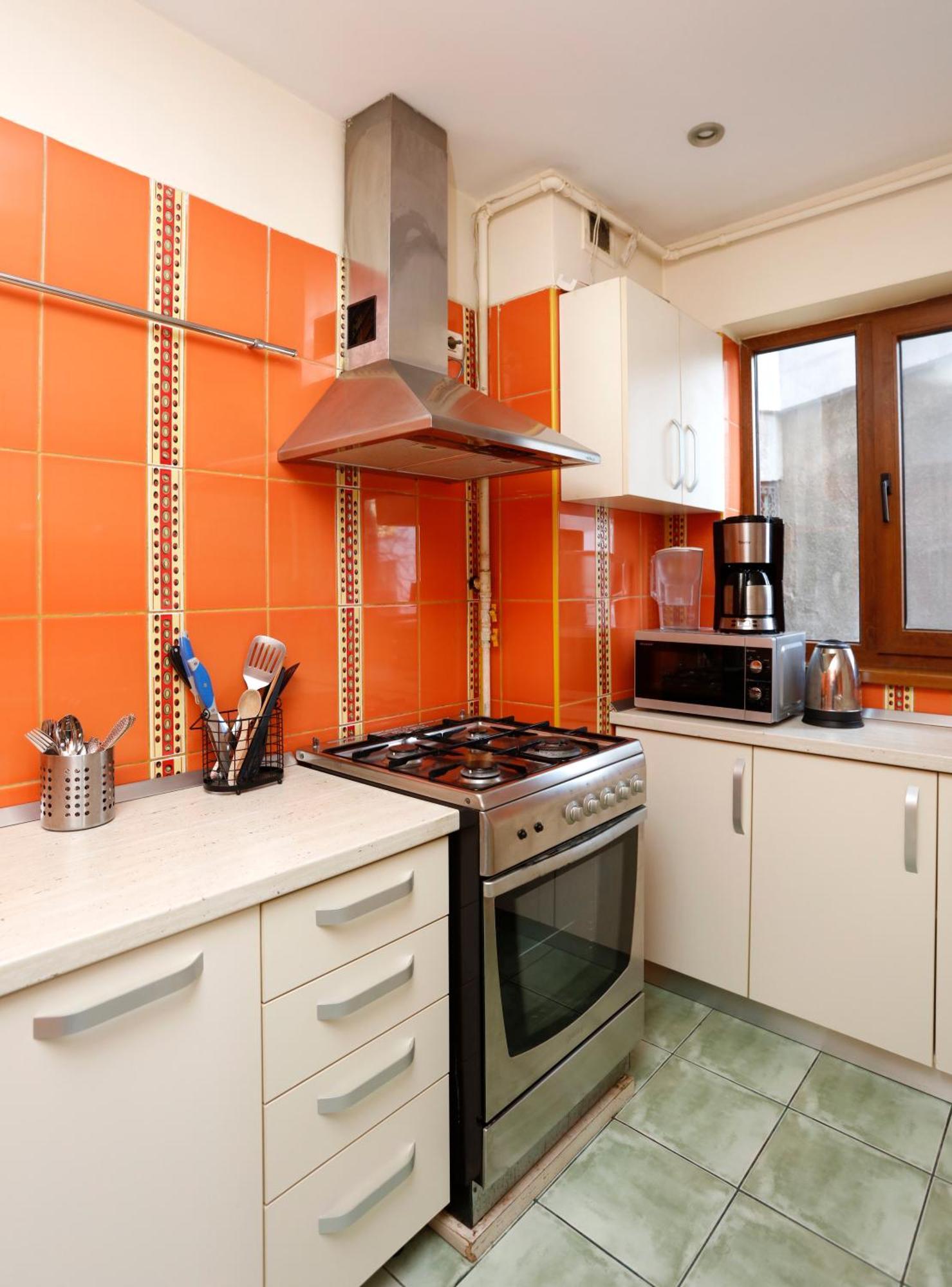 Peaceful Getaway - Generous 3-Bedroom Sanctuary - Close To Historic Old Town Bukarest Kültér fotó