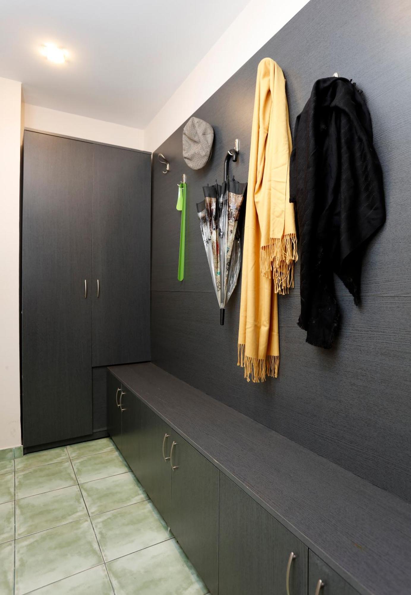 Peaceful Getaway - Generous 3-Bedroom Sanctuary - Close To Historic Old Town Bukarest Kültér fotó