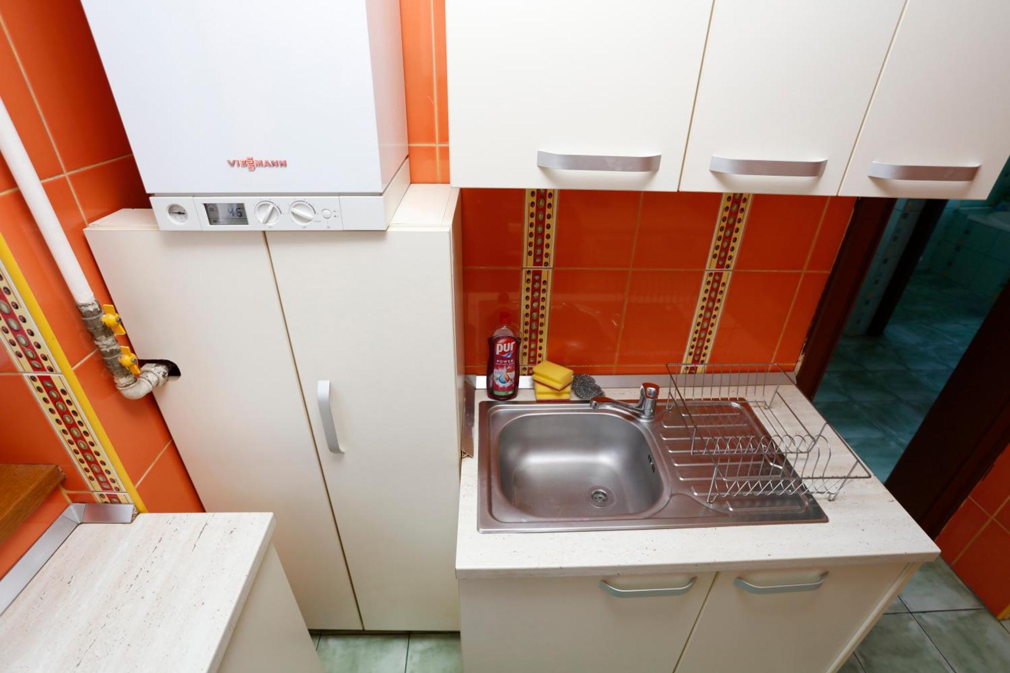 Peaceful Getaway - Generous 3-Bedroom Sanctuary - Close To Historic Old Town Bukarest Kültér fotó